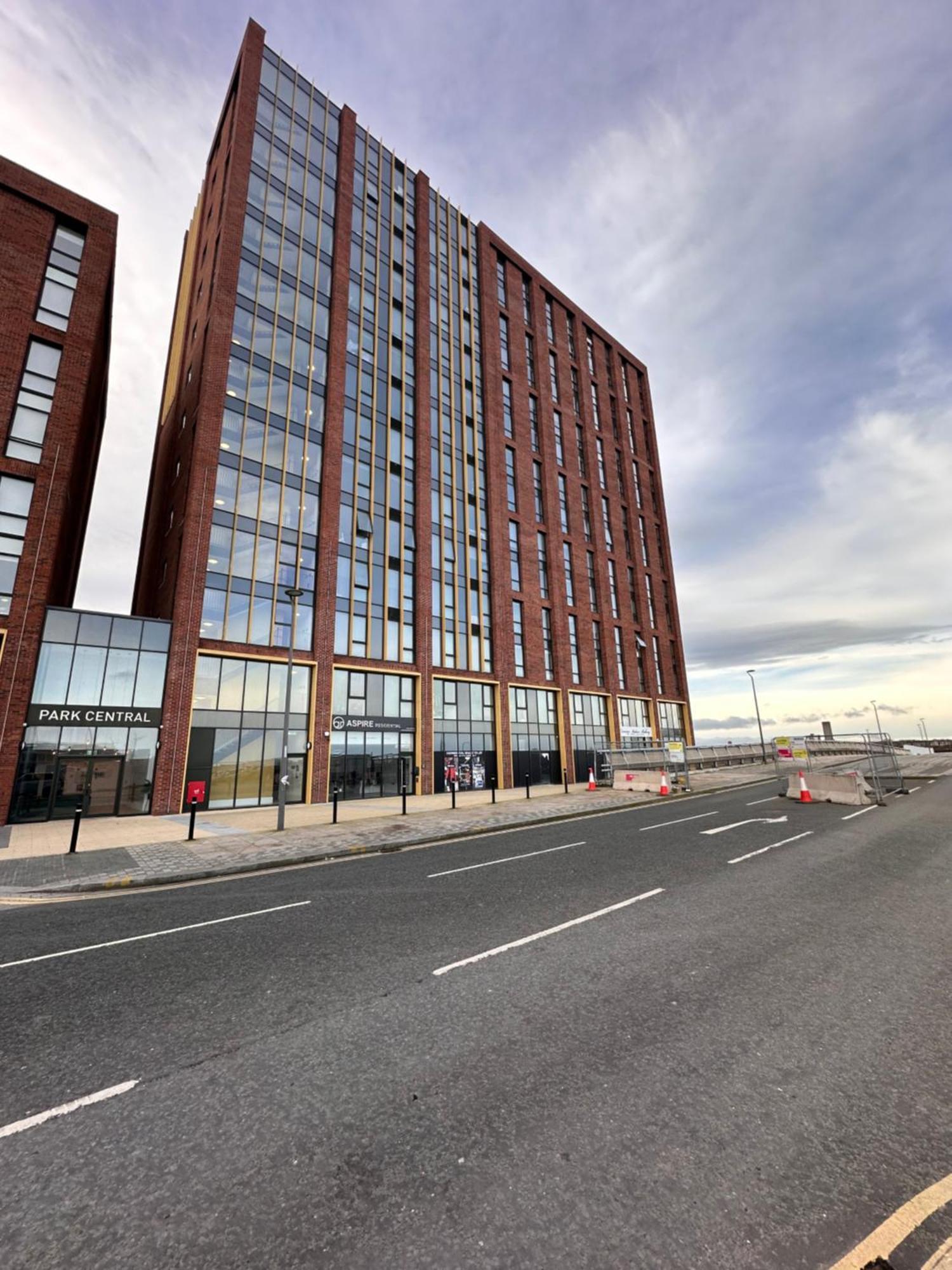 Park Central Liverpool Apartment 外观 照片